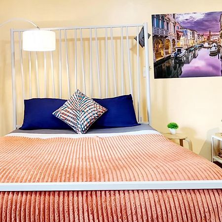 Spacious Cozy Suite At The Venice Mall With Free Parking And Washing Machine (Adults Only) Taguig Zewnętrze zdjęcie