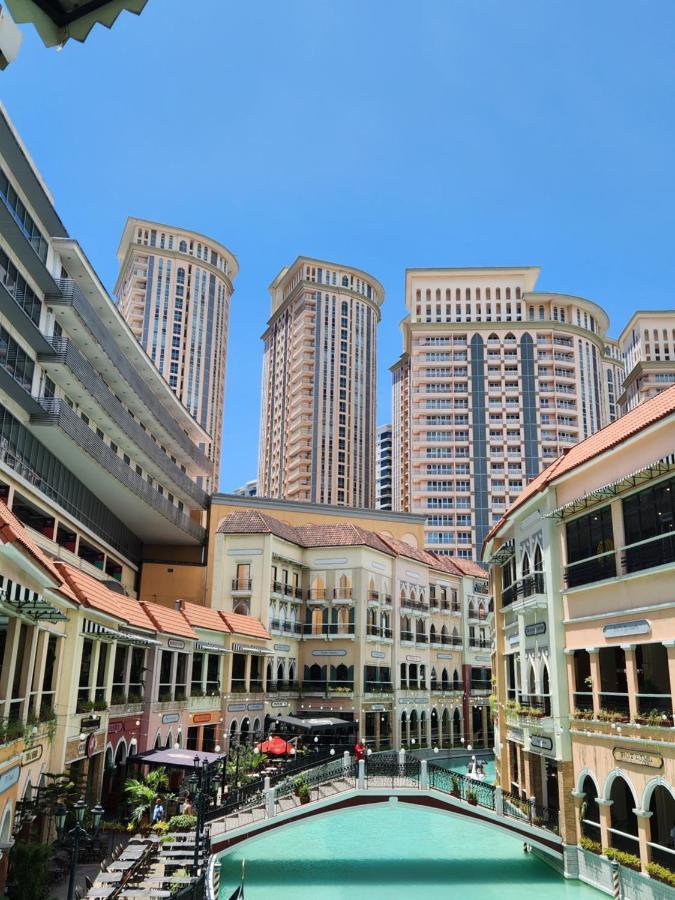 Spacious Cozy Suite At The Venice Mall With Free Parking And Washing Machine (Adults Only) Taguig Zewnętrze zdjęcie