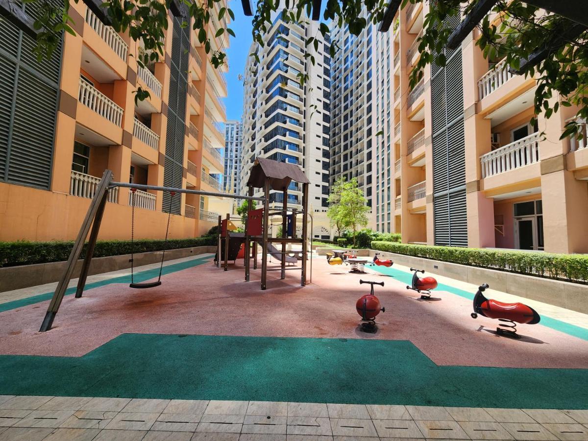 Spacious Cozy Suite At The Venice Mall With Free Parking And Washing Machine (Adults Only) Taguig Zewnętrze zdjęcie