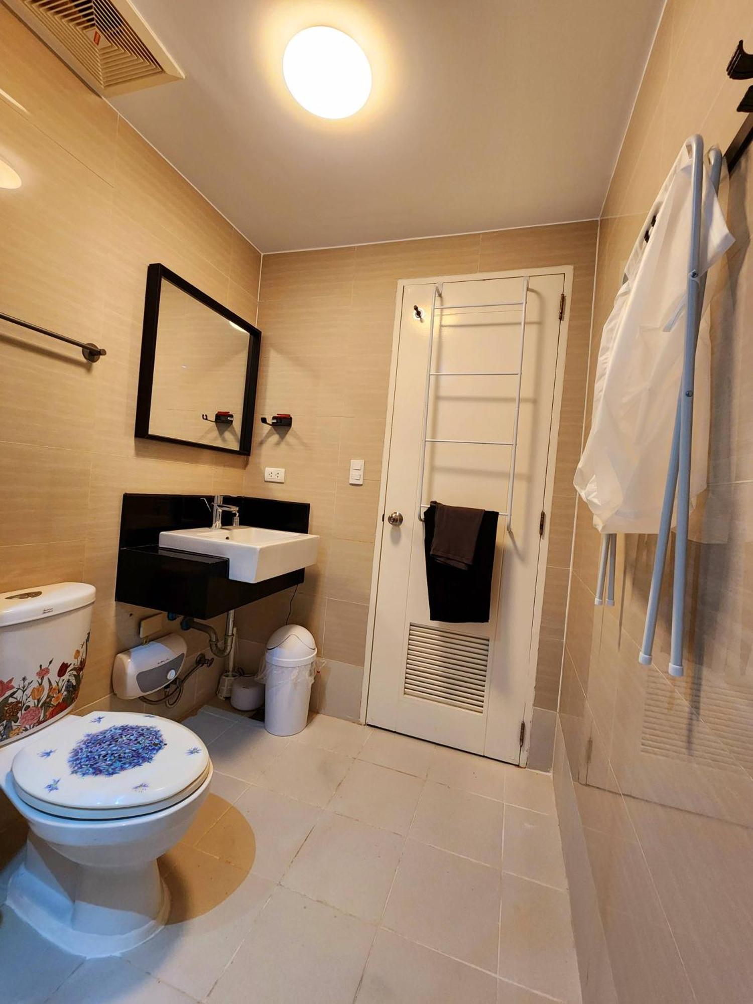 Spacious Cozy Suite At The Venice Mall With Free Parking And Washing Machine (Adults Only) Taguig Zewnętrze zdjęcie